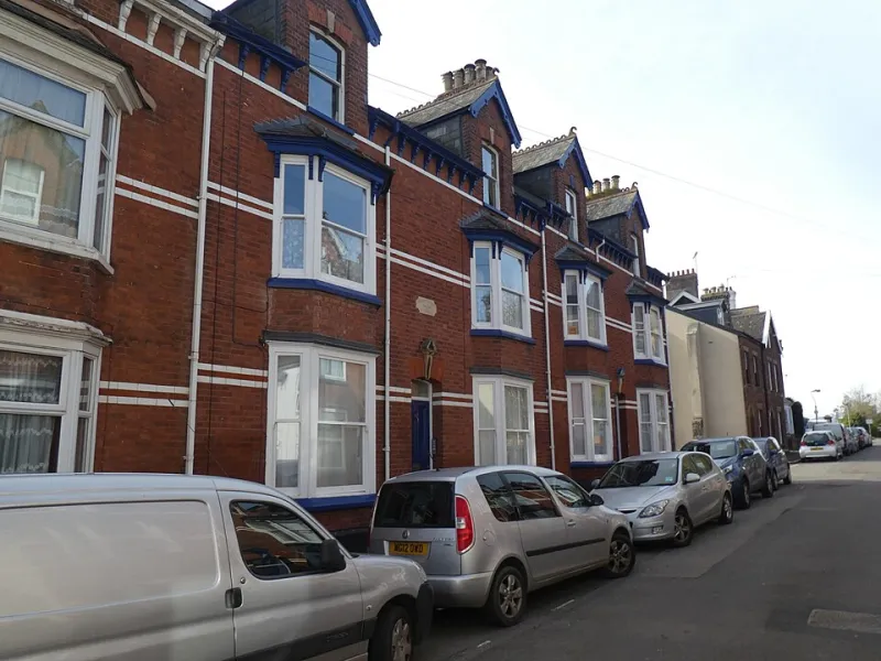 Hidden in the Walls: How Victorian Terrace Architecture Is Quietly Harming the Health of London Residents